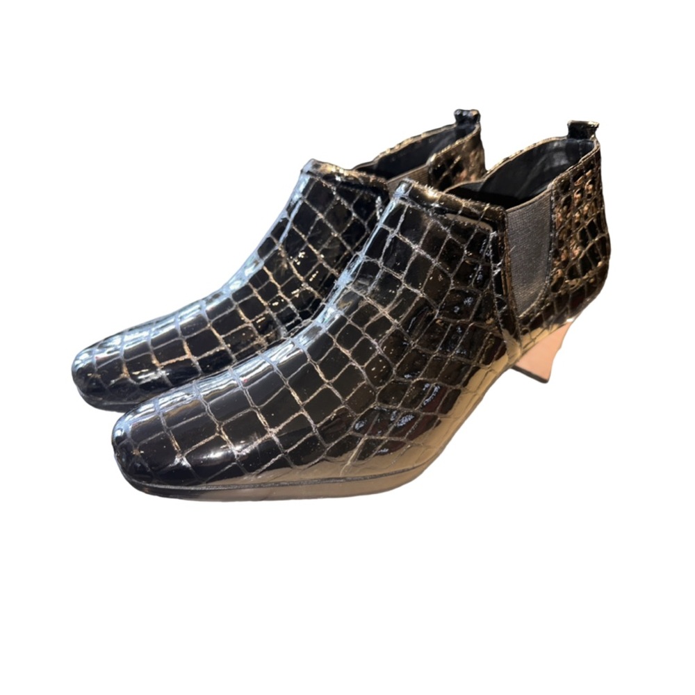 Brighton Black Croc Embossed Ankle Shooties NWT